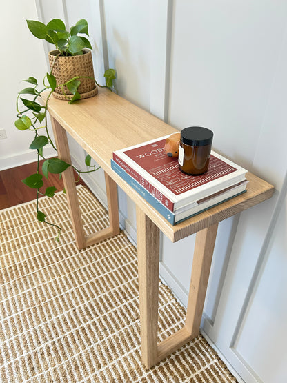 Entry Table - Tasmanian Oak (1000mm)