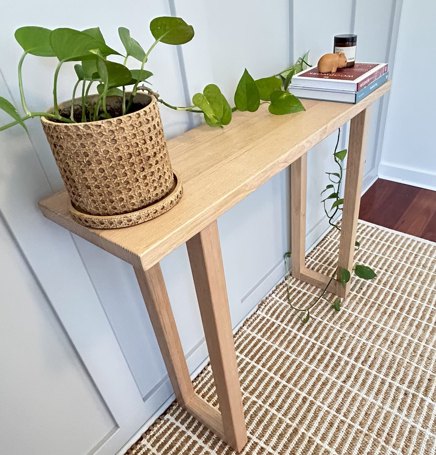Entry Table - Tasmanian Oak (1000mm)