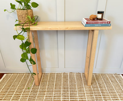 Entry Table - Tasmanian Oak (1000mm)